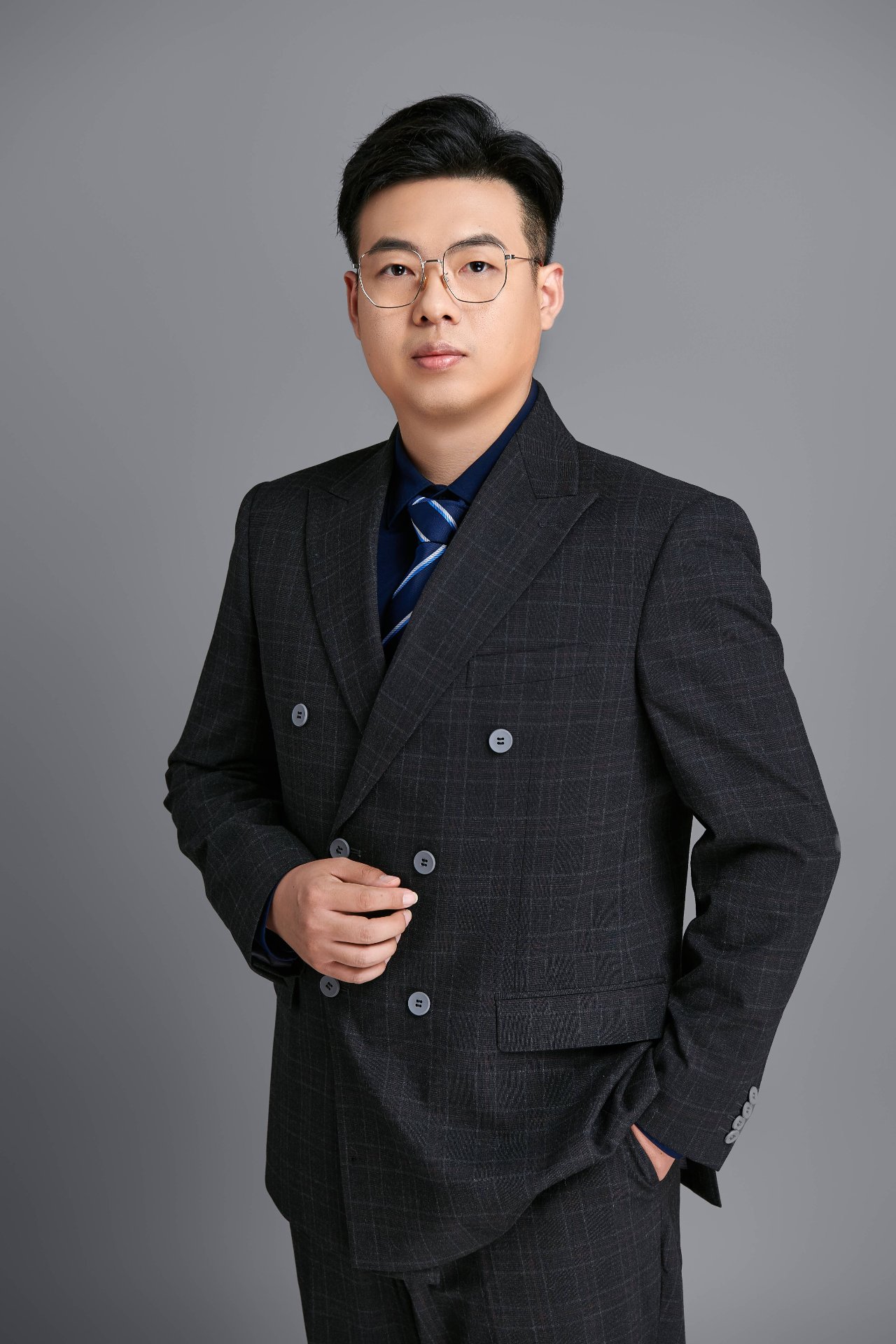 布谷学长——企业 AI 转型顾问形象照